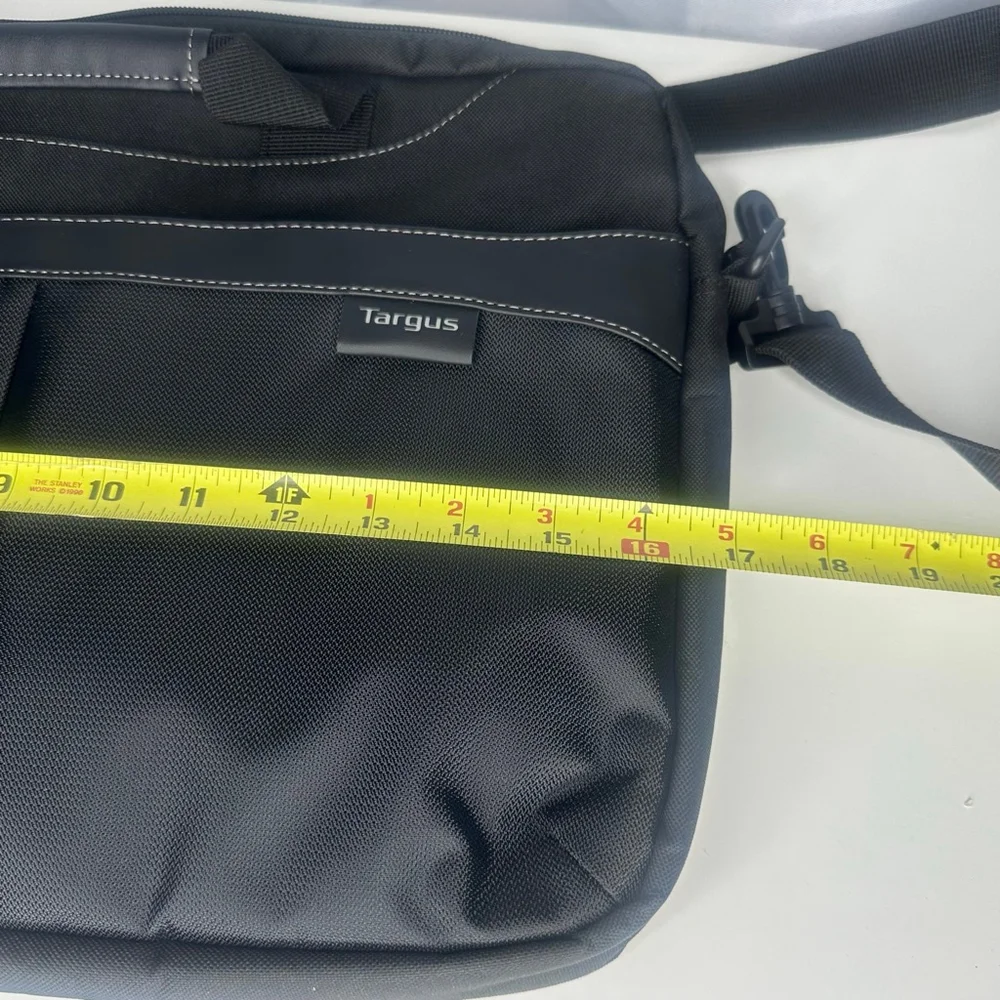 New Targus Black Laptop Slim Shoulder Briefcase (TSS898) up to 15.6-inch Laptops